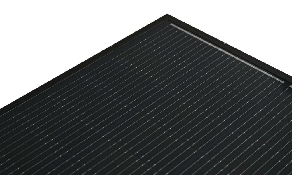 sungold-solar-pa621-redefining-lightweight-solar-panels